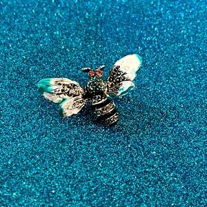 Insect Silver Tone Bee Pin Brooch
